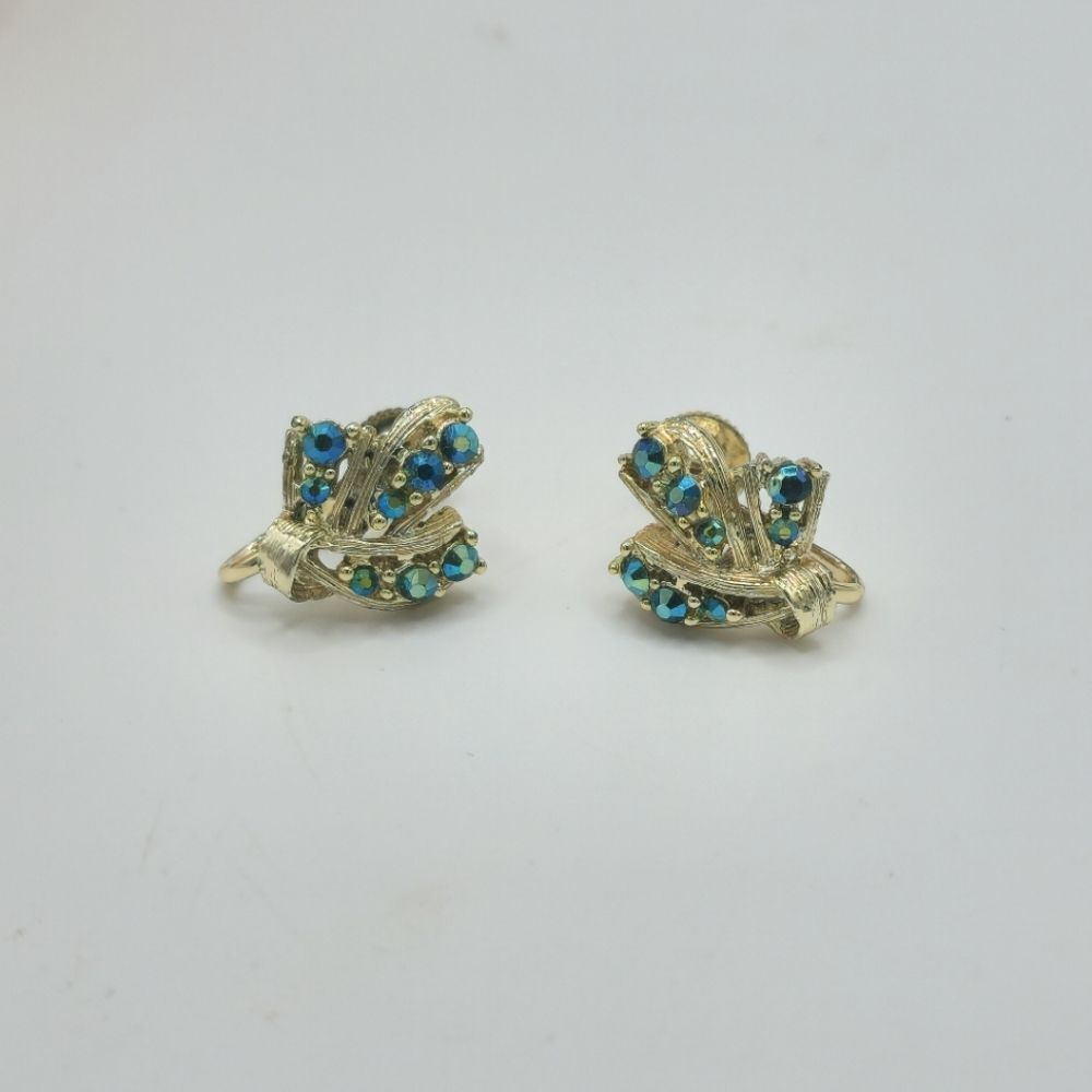 Vintage gold Teal Longcraft screw back earrings